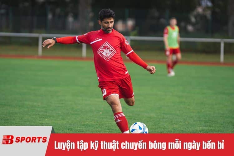 Luyện tập kỹ thuật chuyền bóng mỗi ngày bền bỉ